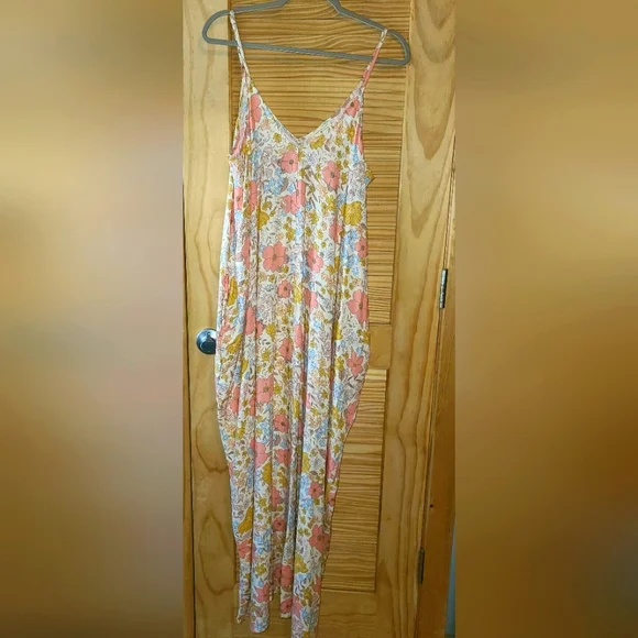 Floral Maxi dress - Picture 1 of 4